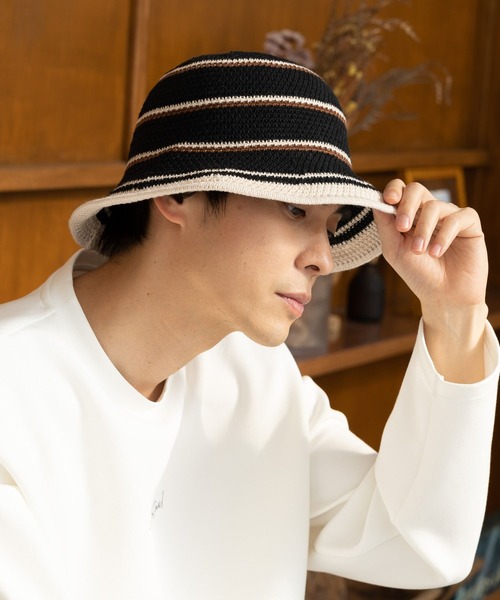 LAKOLE（ラコレ）の「ボーダーニットバケットハット / 993850（ハット・メンズ・ブラック/オフホワイト/グリーン・9）」の3枚目の写真