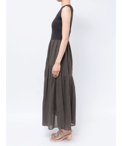 LAGUNAMOON（ラグナムーン）の「ニットドッキングノースリーブワンピース（ワンピース・レディース・チャコールグレー/クリーム・SMALL/MEDIUM）」の15枚目の写真