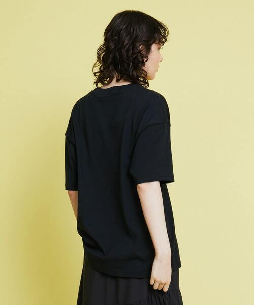 FRAPBOIS（フラボア）の「フォンT（Tシャツ/カットソー・レディース・ブラック/ホワイト・1/2）」の8枚目の写真