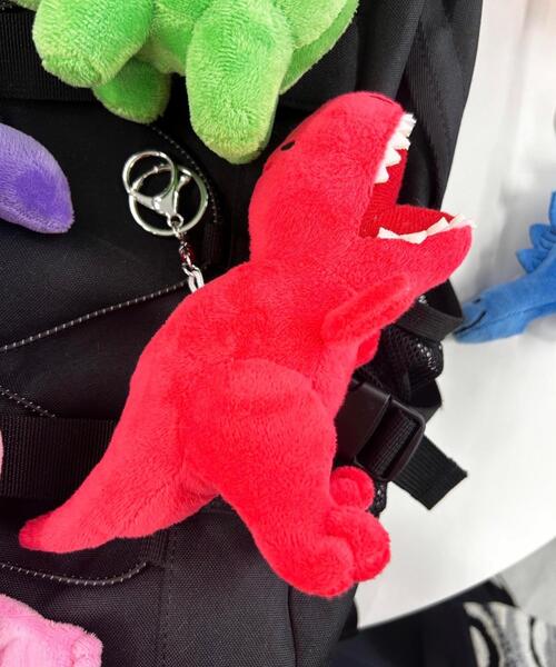 WEGO（ウィゴー）の「WEGO/ザウルスぬいぐるみキーホルダー（キーホルダー・レディース・イエロー/ライトピンク/パープル/レッド/オレンジ/グリーン/ブルー/ブラック・FREE）」の7枚目の写真