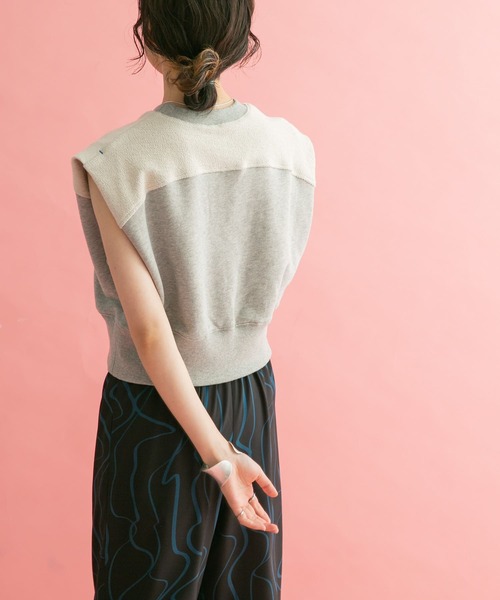 KBF（ケイビーエフ）の「ショルダータックスウェット（スウェット・レディース・ピンク/ネイビー/グレー・ONE）」の12枚目の写真