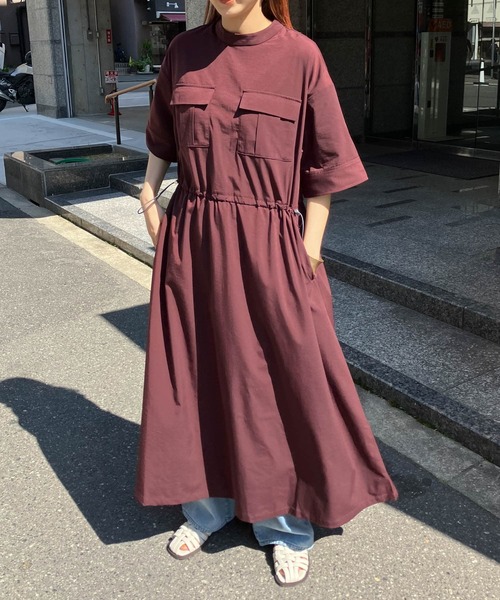 KBF(ケイビーエフ)の「ポケットディティールウエストドロストワンピース(ワンピース・レディース・ブラック/ブルー/ボルドー・ONE)」の5枚目の写真