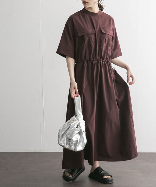 KBF(ケイビーエフ)の「ポケットディティールウエストドロストワンピース(ワンピース・レディース・ブラック/ブルー/ボルドー・ONE)」の9枚目の写真