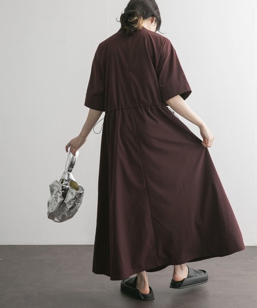 KBF(ケイビーエフ)の「ポケットディティールウエストドロストワンピース(ワンピース・レディース・ブラック/ブルー/ボルドー・ONE)」の11枚目の写真