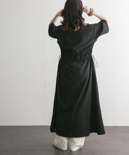 KBF(ケイビーエフ)の「ポケットディティールウエストドロストワンピース(ワンピース・レディース・ブラック/ブルー/ボルドー・ONE)」の18枚目の写真