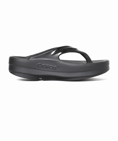 U by SPICK&SPAN（ユーバイスピックアンドスパン）の「≪追加≫【OOFOS / ウーフォス】 O Omega2（サンダル・レディース・タン/ブラック・23cm/24cm/25cm）」の3枚目の写真