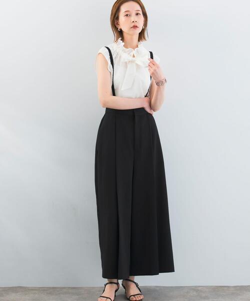 URBAN RESEARCH ROSSO WOMEN（アーバンリサーチ　ロッソ）の「サス付きタックワイドパンツ（その他パンツ・レディース・ホワイト/ブラック・38/36）」の2枚目の写真