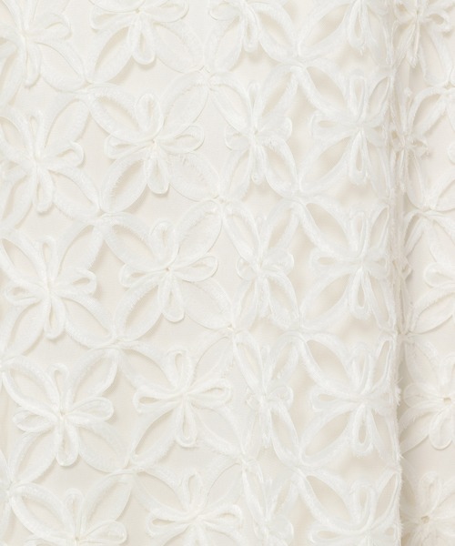 mysty woman（ミスティウーマン）の「前後2WAYフラワーモチーフキャミワンピース　135299（ワンピース・レディース・オフホワイト/ブラック・FREE）」の13枚目の写真