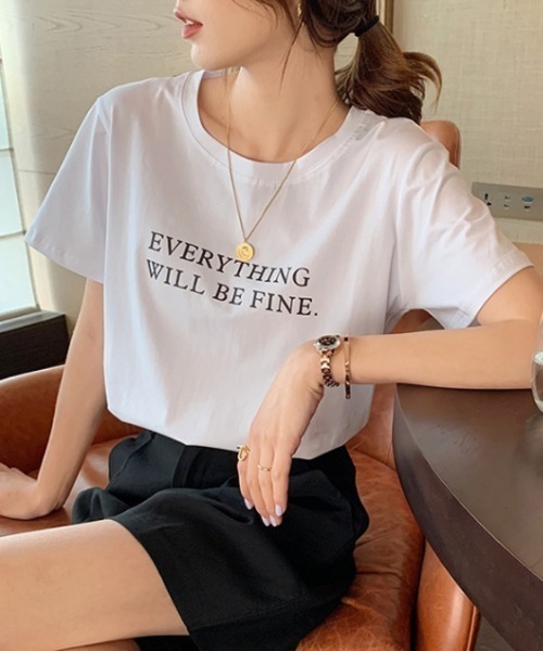COCOMOMO(ココモモ)の「ロゴTシャツ クルーネック半袖T コットン100%(Tシャツ/カットソー・レディース・ブラック/ホワイト/ブラウン/ピンク/ブルー/グレー・M/L)」の2枚目の写真