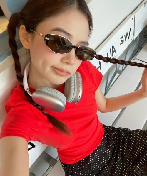 MGV(エムジーヴィー)の「Vintage Style Square Sunglasses(サングラス・メンズ・シルバー/ブラック/ゴールド・FREE)」の3枚目の写真