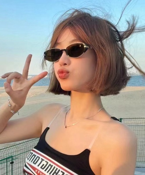 MGV(エムジーヴィー)の「Vintage Style Square Sunglasses(サングラス・メンズ・シルバー/ブラック/ゴールド・FREE)」の5枚目の写真