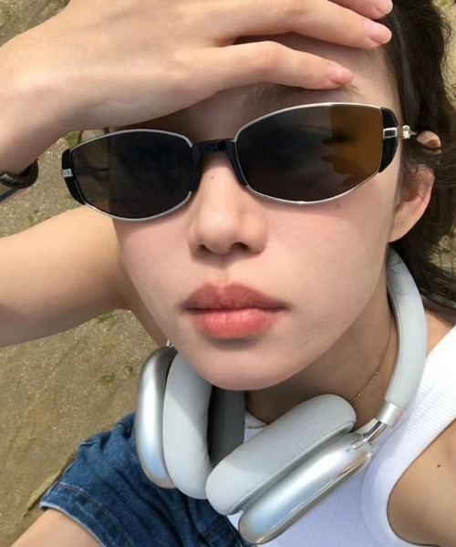 MGV(エムジーヴィー)の「Vintage Style Square Sunglasses(サングラス・メンズ・シルバー/ブラック/ゴールド・FREE)」の12枚目の写真