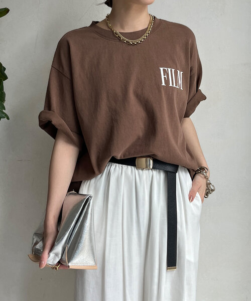 DouDou(ドゥドゥ)の「ピグメントロゴTEE(Tシャツ/カットソー・レディース・チャコールグレー/オフホワイト/ブラウン・FREE)」の3枚目の写真