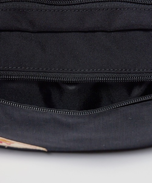 KELTY(ケルティ)の「KELTY/ケルティ RECTANGLE ZIP SHOULDER ショルダーバッグ ワンポイント ロゴ ショルダーポーチ(ショルダーバッグ・メンズ・キャメル/ネイビー/ダークベージュ/ブラック・FREE)」の12枚目の写真