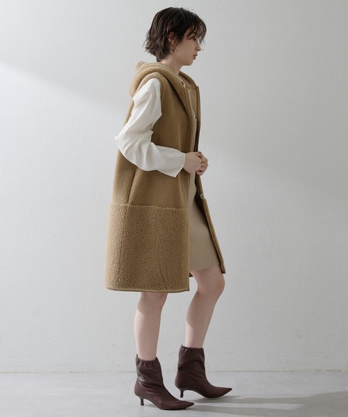 THE PAUSE（ザ ポーズ）の「【THE PAUSE】ボアフードロングジレ（ベスト・レディース・ライトベージュ/サンドベージュ/チャコールグレー・FREE）」の19枚目の写真