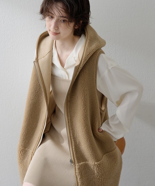 THE PAUSE（ザ ポーズ）の「【THE PAUSE】ボアフードロングジレ（ベスト・レディース・ライトベージュ/サンドベージュ/チャコールグレー・FREE）」の21枚目の写真