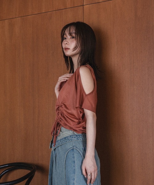 mideal（マイディール）の「cut design sheer t shirt / カットデザインシアーティーシャツ（Tシャツ/カットソー・レディース・テラコッタ/ブラウン/オフホワイト・FREE）」の6枚目の写真