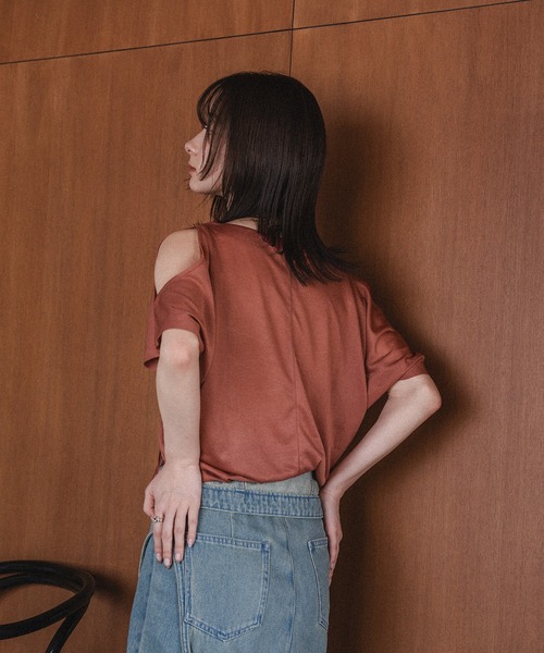 mideal（マイディール）の「cut design sheer t shirt / カットデザインシアーティーシャツ（Tシャツ/カットソー・レディース・テラコッタ/ブラウン/オフホワイト・FREE）」の5枚目の写真