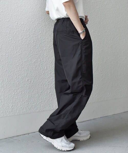 SHIPS any（シップス エニィ）の「SHIPS any: 〈洗濯機可能〉カラーミックスコード トラックパンツ ［a-nylon］(セットアップ対応)◇（その他パンツ・メンズ・ブラック/ベージュ/グレー・MEDIUM/LARGE）」の12枚目の写真