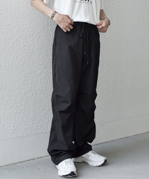 SHIPS any（シップス エニィ）の「SHIPS any: 〈洗濯機可能〉カラーミックスコード トラックパンツ ［a-nylon］(セットアップ対応)◇（その他パンツ・メンズ・ブラック/ベージュ/グレー・MEDIUM/LARGE）」の13枚目の写真
