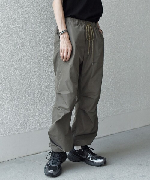 SHIPS any（シップス エニィ）の「SHIPS any: 〈洗濯機可能〉カラーミックスコード トラックパンツ ［a-nylon］(セットアップ対応)◇（その他パンツ・メンズ・ブラック/ベージュ/グレー・MEDIUM/LARGE）」の20枚目の写真