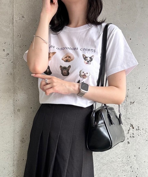 cuorequal(クオレコール)の「犬いっぱい半袖タイトTシャツ(Tシャツ/カットソー・レディース・ネイビー/ベージュ・X-SMALL)」の5枚目の写真