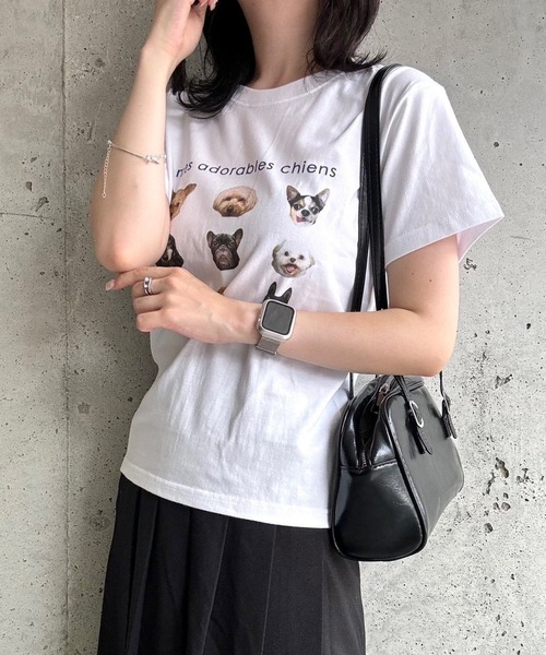 cuorequal(クオレコール)の「犬いっぱい半袖タイトTシャツ(Tシャツ/カットソー・レディース・ネイビー/ベージュ・X-SMALL)」の4枚目の写真