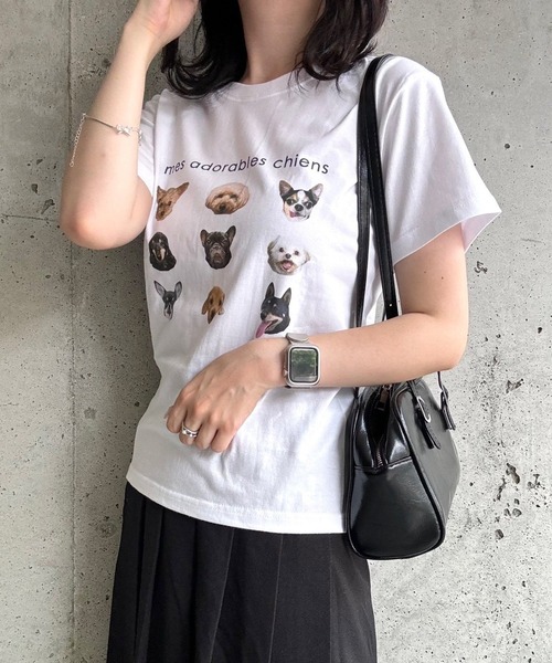 cuorequal(クオレコール)の「犬いっぱい半袖タイトTシャツ(Tシャツ/カットソー・レディース・ネイビー/ベージュ・X-SMALL)」の3枚目の写真
