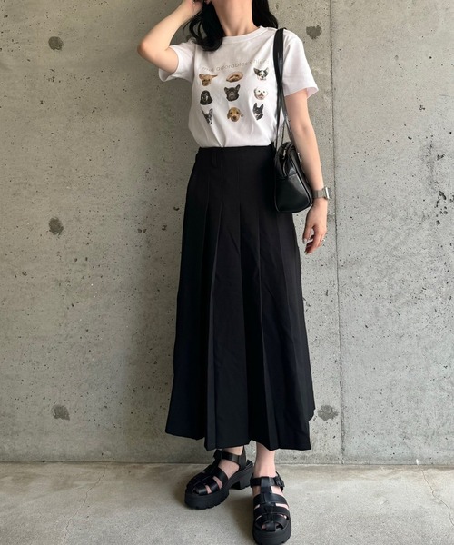 cuorequal(クオレコール)の「犬いっぱい半袖タイトTシャツ(Tシャツ/カットソー・レディース・ネイビー/ベージュ・X-SMALL)」の10枚目の写真