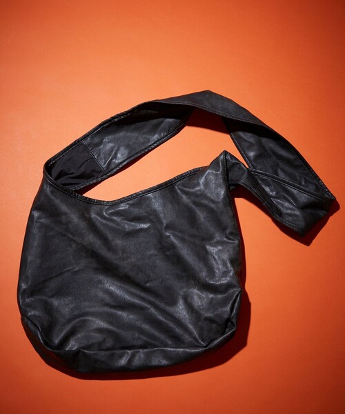FREAK'S STORE（フリークスストア）の「Kurt Wu/カート ウー PU leather bag/ショルダーバック（ショルダーバッグ・メンズ・ブラウン/ブラック・ﾌﾘ-）」の3枚目の写真