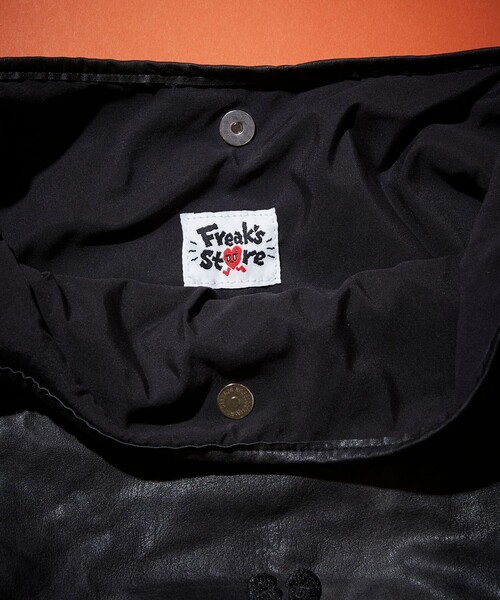 FREAK'S STORE（フリークスストア）の「Kurt Wu/カート ウー PU leather bag/ショルダーバック（ショルダーバッグ・メンズ・ブラウン/ブラック・ﾌﾘ-）」の7枚目の写真
