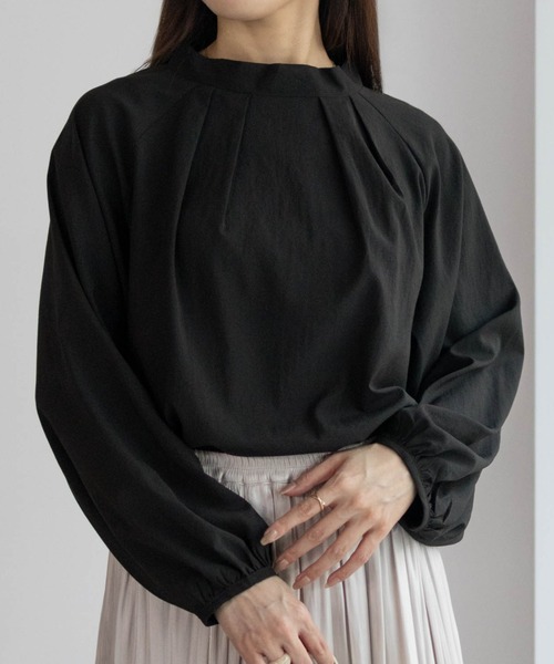 HusHusH（ハッシュアッシュ）の「HusHusH 2WAY ヴィンテージサテン プルオーバーブラウス（シャツ/ブラウス・レディース・グレイッシュベージュ/ブラック/サックスブルー系・M/L）」の2枚目の写真