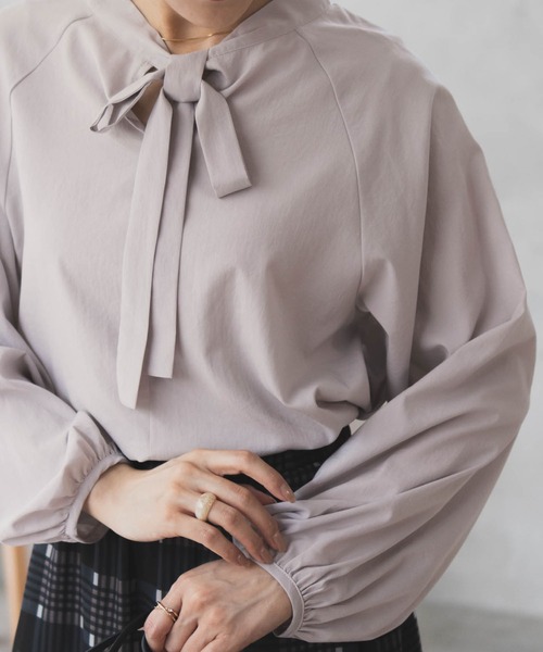 HusHusH（ハッシュアッシュ）の「HusHusH 2WAY ヴィンテージサテン プルオーバーブラウス（シャツ/ブラウス・レディース・グレイッシュベージュ/ブラック/サックスブルー系・M/L）」の6枚目の写真