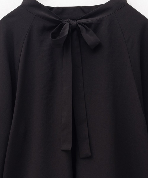 HusHusH（ハッシュアッシュ）の「HusHusH 2WAY ヴィンテージサテン プルオーバーブラウス（シャツ/ブラウス・レディース・グレイッシュベージュ/ブラック/サックスブルー系・M/L）」の19枚目の写真