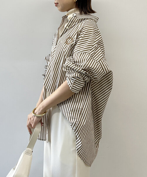 LOUNGEDRESS(ラウンジドレス)の「刺繍ストライプシャツ(シャツ/ブラウス・レディース・ネイビー/ベージュ・FREE)」の10枚目の写真