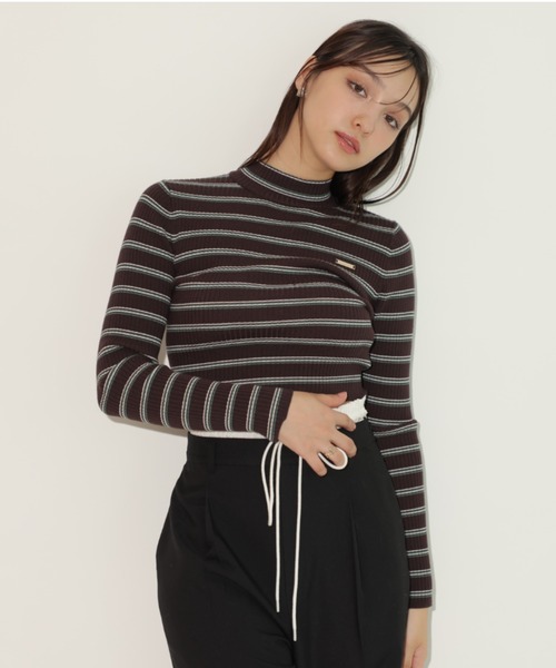 Rirandture（リランドチュール）の「ロゴプレート付クロップドニット