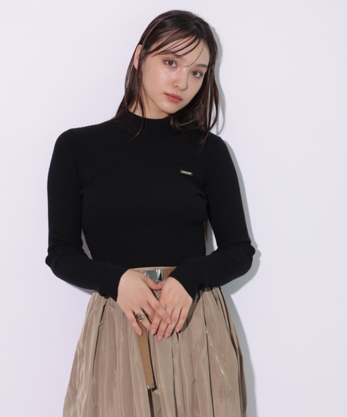 Rirandture（リランドチュール）の「ロゴプレート付クロップドニット