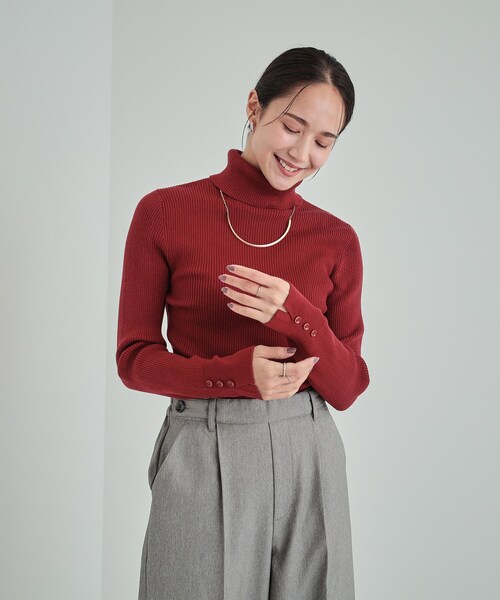 SHOO・LA・RUE（シューラルー）の「◆【高レビュー/洗える/S-3L】ちくちくしにくい なめらか リブタートルニット（ニット/セーター・レディース・ワインレッド/オフホワイト/グレー/ダークグリーン/ブルー/ホワイト系5/ベージュ系その他5/ブラック/ベージュ/グリーン系/ライトブルー・01/02/03/04/05）」の14枚目の写真