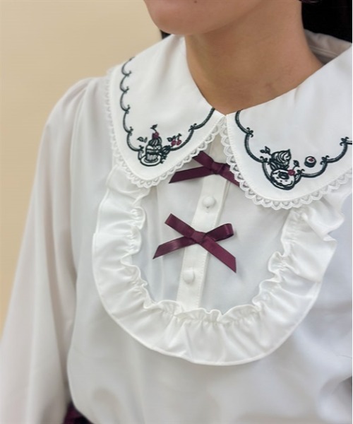 axes femme POETIQUE(アクシーズファムポエティック)の「フリュイ・コンフィ刺繍ブラウス(シャツ/ブラウス・レディース・クリーム/ブラック/ホワイト・MEDIUM)」の6枚目の写真