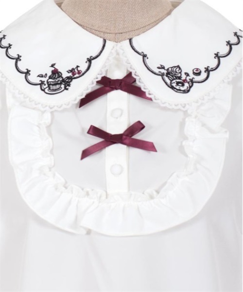 axes femme POETIQUE(アクシーズファムポエティック)の「フリュイ・コンフィ刺繍ブラウス(シャツ/ブラウス・レディース・クリーム/ブラック/ホワイト・MEDIUM)」の12枚目の写真