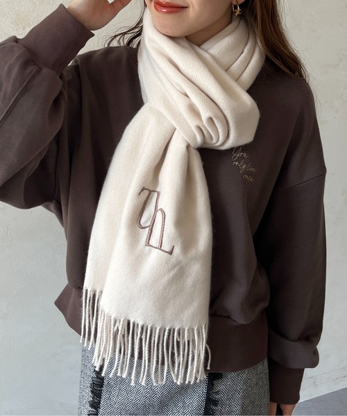 Thevon（ゼボン）の「Thロゴ刺繍カラーストール（マフラー・レディース・アイボリー/サックスブルー/レッド系その他/ベージュ・FREE）」の2枚目の写真