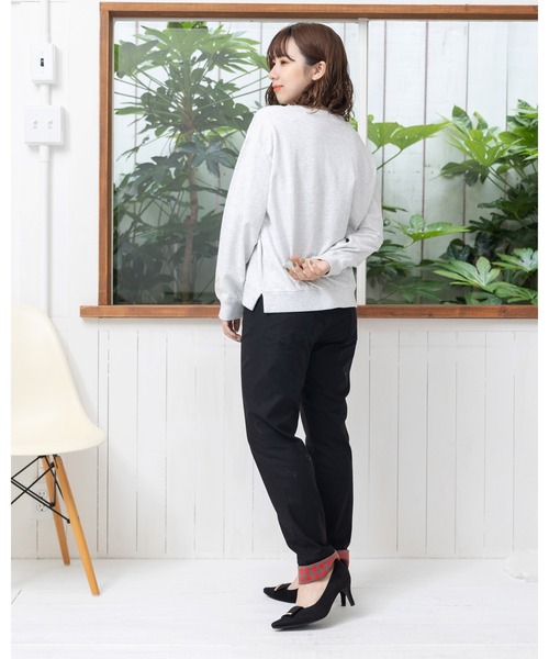 ScoLar（スカラー）の「743008：PREMIUMラメプリント裏毛プルオーバー（Tシャツ/カットソー・レディース・カーキ/ピンク/オートミール/ブラック・M）」の16枚目の写真