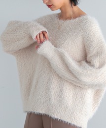 ふわふわ柔らかな手触りシャギーニットセーター