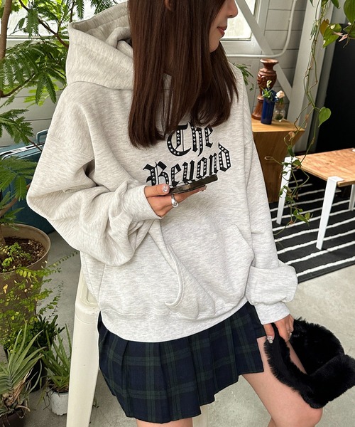 apres jour mignon(アプレジュールミニョン)の「プリントスタッズフーディー【ZOZOTOWN限定アイテム】(パーカー・レディース・ブラック/ネイビー/ナチュラル・フリー/X-LARGE)」の1枚目の写真