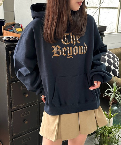 apres jour mignon(アプレジュールミニョン)の「プリントスタッズフーディー【ZOZOTOWN限定アイテム】(パーカー・レディース・ブラック/ネイビー/ナチュラル・フリー/X-LARGE)」の3枚目の写真