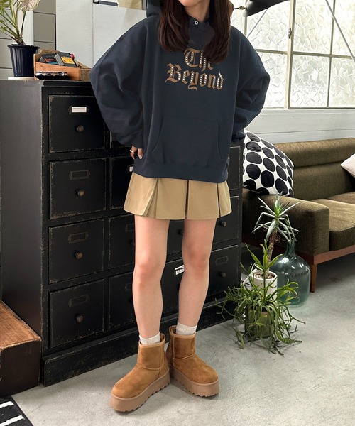 apres jour mignon(アプレジュールミニョン)の「プリントスタッズフーディー【ZOZOTOWN限定アイテム】(パーカー・レディース・ブラック/ネイビー/ナチュラル・フリー/X-LARGE)」の4枚目の写真