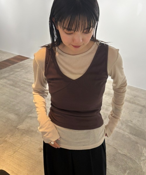 FUULLY STUDIO（フーリィーステューディオ）の「ビスチェライクレイヤードタンクトップ（タンクトップ・レディース・グレー/ダークブラウン/イエロー/ブラック・FREE）」の5枚目の写真