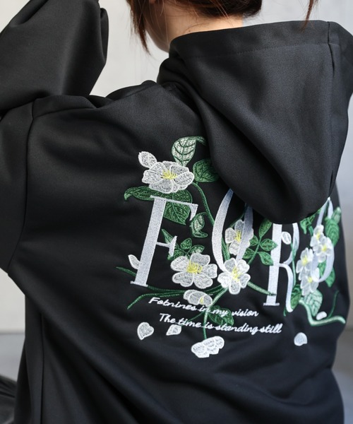 CREARE -LINO-（クレアーレリノ）の「〈ユニセックス商品〉ミニ裏毛 フラワー刺繍パーカー/フーディー（パーカー・レディース・ブラック系その他/グレー系その他・M）」の6枚目の写真