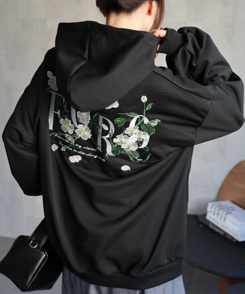 セール】〈ユニセックス商品〉ミニ裏毛 フラワー刺繍パーカー
