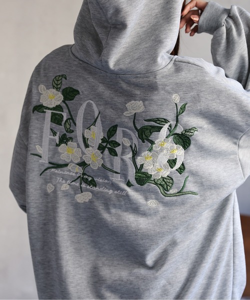 CREARE -LINO-（クレアーレリノ）の「〈ユニセックス商品〉ミニ裏毛 フラワー刺繍パーカー/フーディー（パーカー・レディース・ブラック系その他/グレー系その他・M）」の8枚目の写真